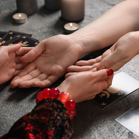 Tenant and landlord signing rental contract in Spain amid proposed 2 percent rent cap