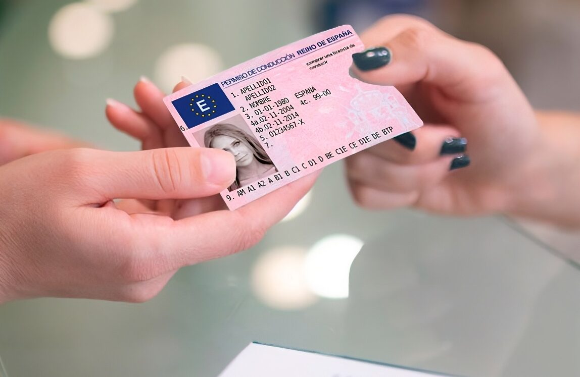 Where, how and why of driving licence renewals in Spain for under and over 65s