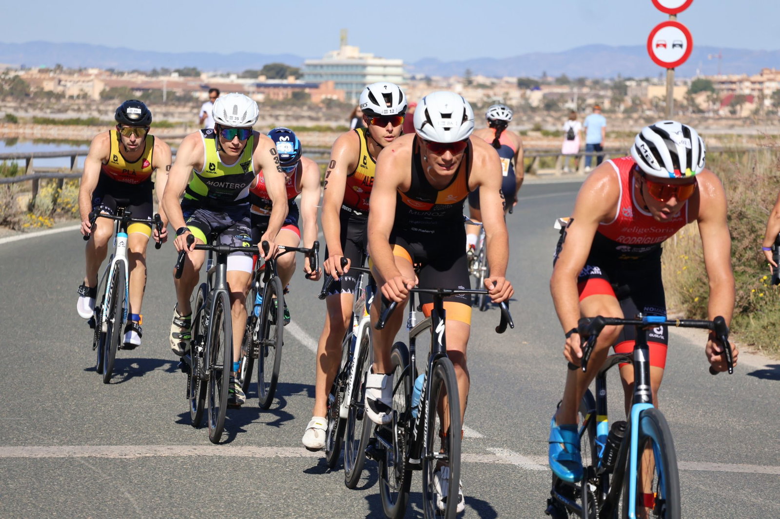 Marina De Las Salinas Triathlon Draws 300 Athletes In Murcia
