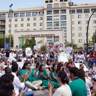 Doctors protest conditions after breakdown of talks.