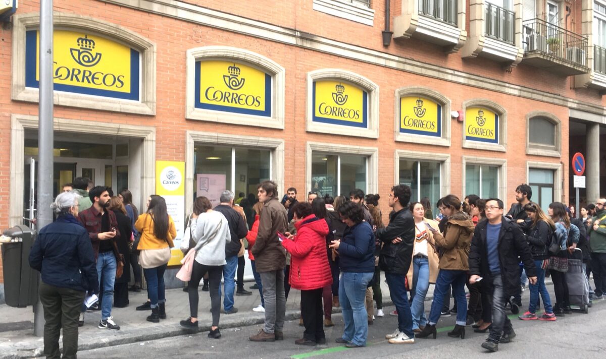 Spain’s Mass Migrant Regularisation Causes Fears Of Correos Postal Service Collapse