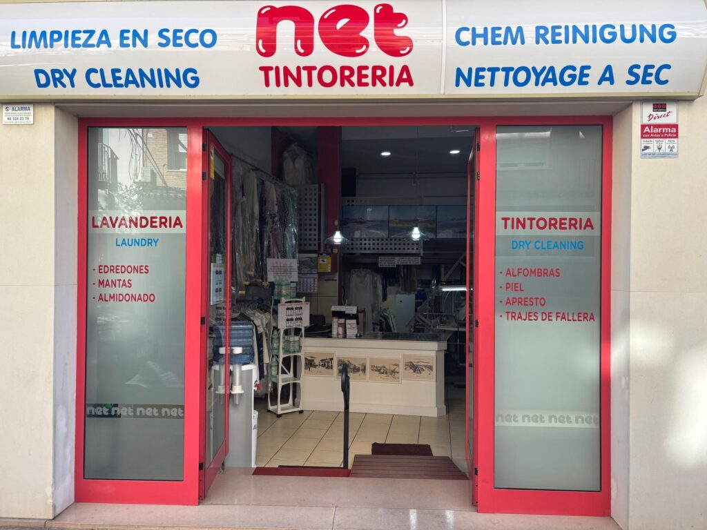 Tintorería Net: Expert garment care in Dénia since 1981