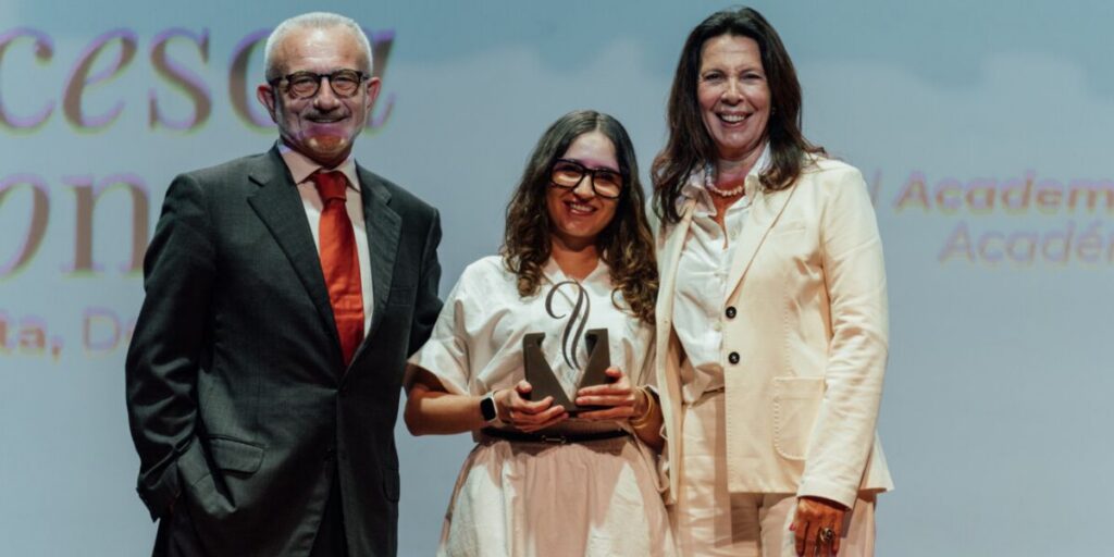 Dénia’s rising star: 26-year-old front-of-house talent wins top regional gastronomy award