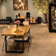 Sip and Meet Win Market in Estepona