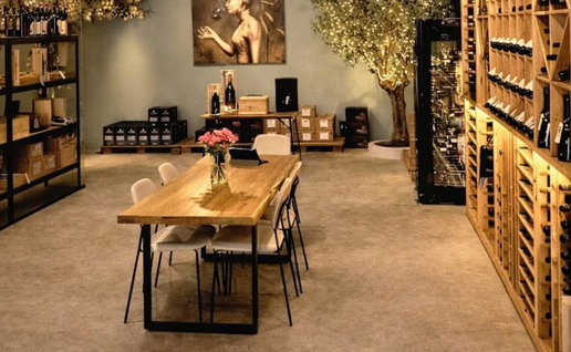 Sip and Meet Win Market in Estepona