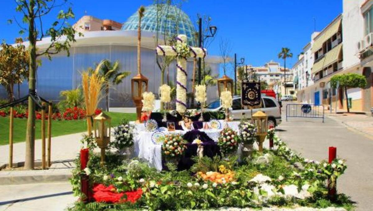 Beautiful Blooms At The Cruz De Mayo