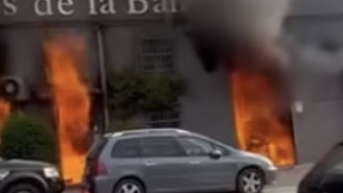 A fire broke out at La Eermita warhouse in Marbella injuring 3 people