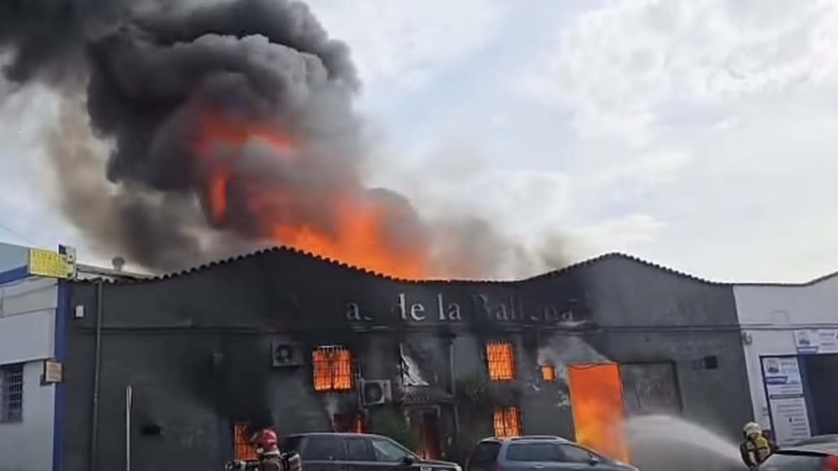 Three Injured In Fire At La Ermita Industrial Estate In Marbella