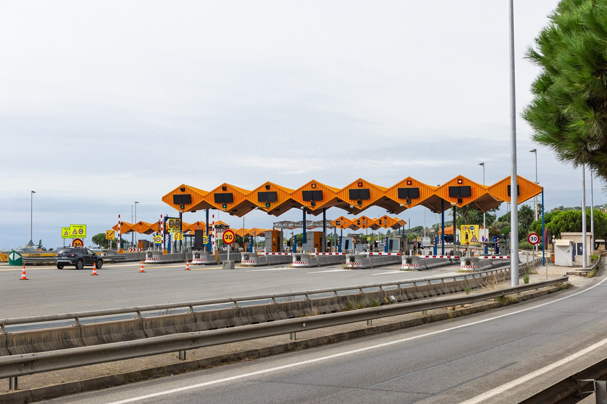 Spain Drivers Can Use These Toll Roads For Free After Midnight In 2026