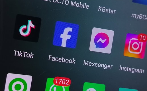 TikTok, Instagram, Facebook and messaging apps shown on smartphone screen