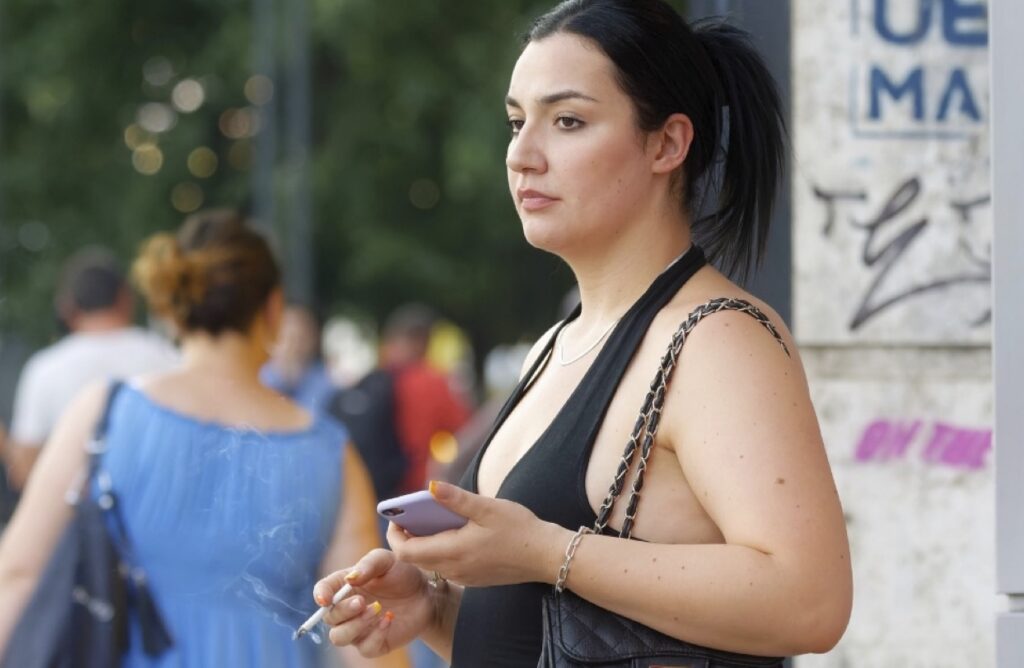 Popping out for a smoke? Employment lawyer says you now have to make up the time