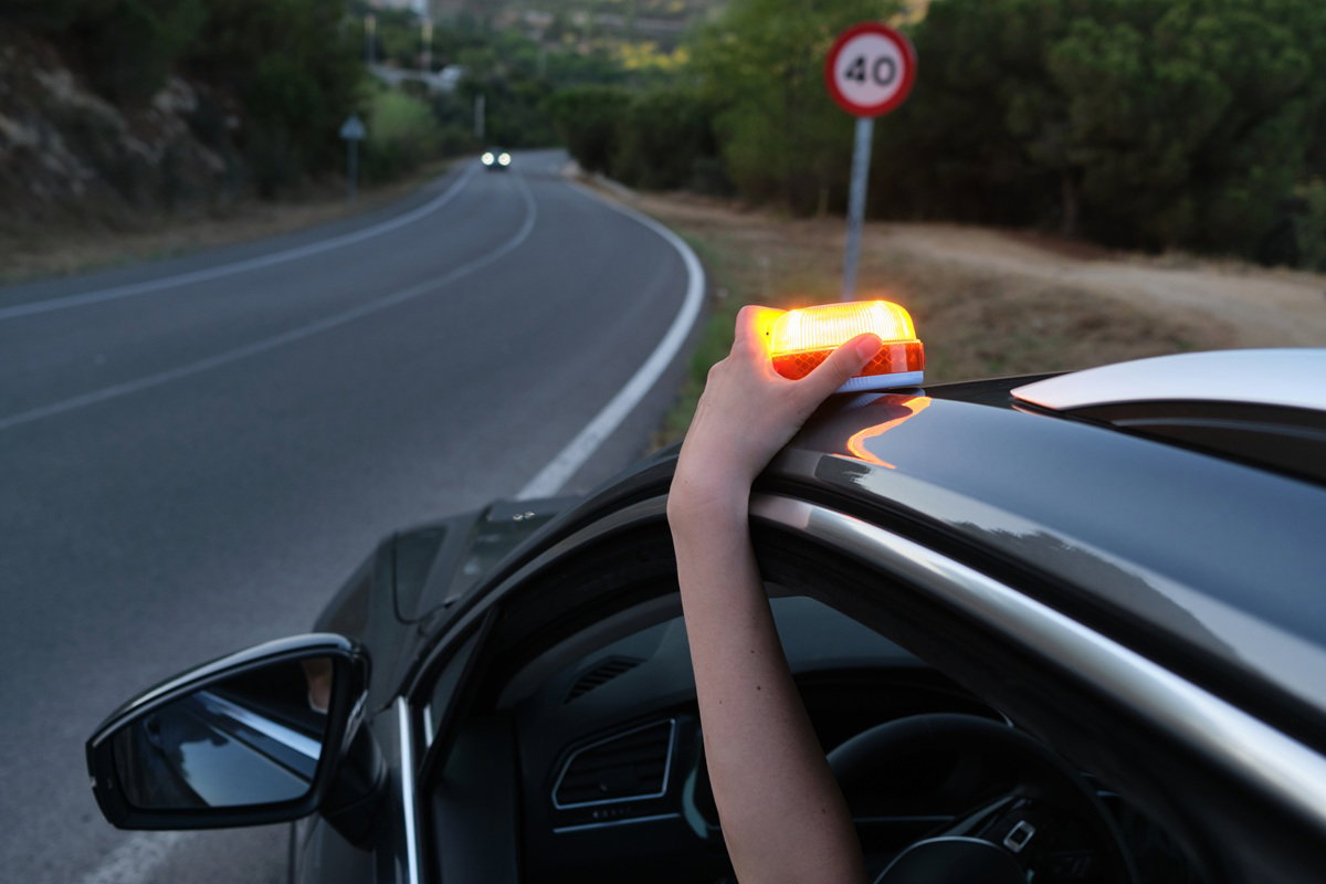 Spain drivers stunned as V16 beacon rule faces shake up and traffic fines may jump 500%