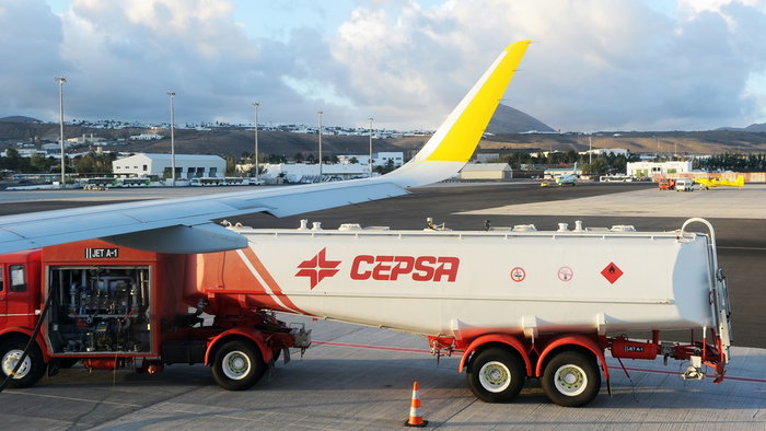 Aircraft being refuelled by fuel truck at Spanish airport amid flight supply concerns
