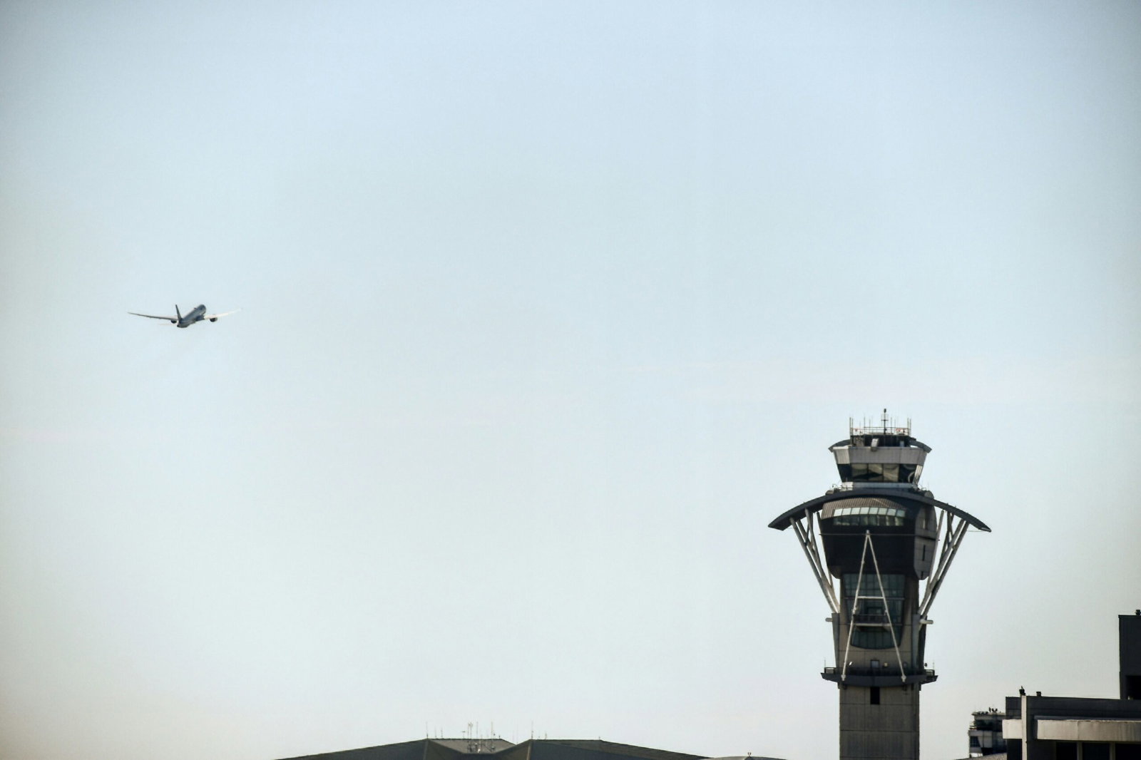 Indefinite Air Traffic Control Strike In Spain On April 17: Affected Airports And What Travellers Should Know