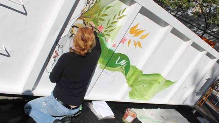 Dénia Transforms Waste Containers Into Street Art