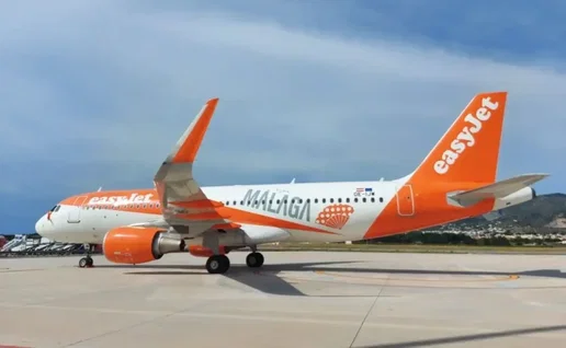 EasyJet flight arrives to Malaga