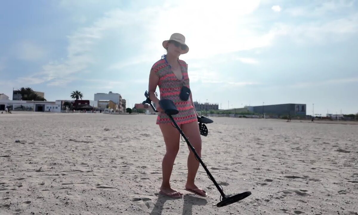 Total Metal Detector Ban Enforced On All Andalucian Beaches As Heavy Fines Hit Users