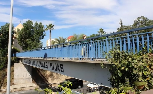Mijas calls for full enclosure of A-7 footbridges after repeated incidents