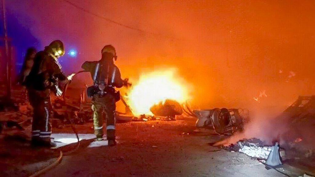 Firefighters stop rural blaze between Aigues and El Campello