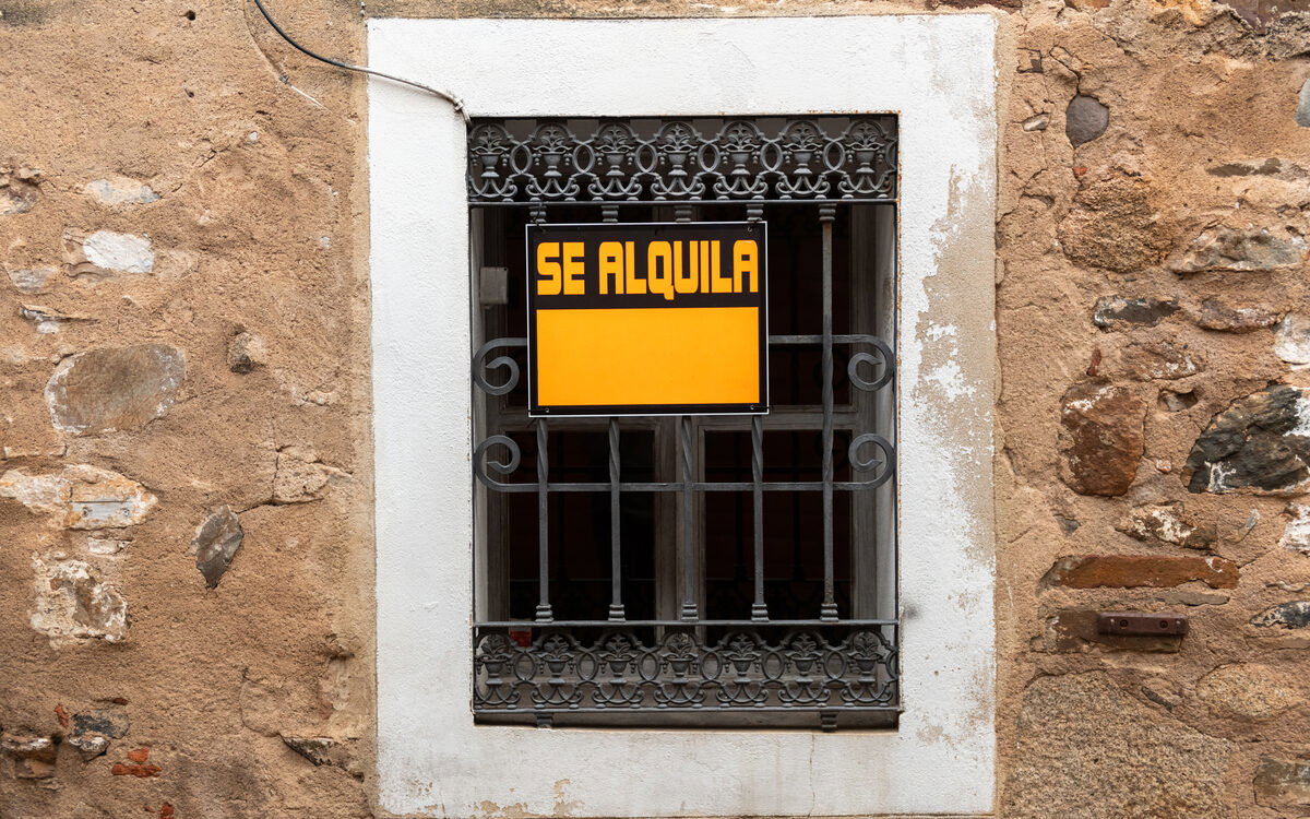 Should Expats In Spain Move To A New Rental Property In 2026?