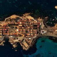 Tabarca island, feeling neglected and wanting independence.