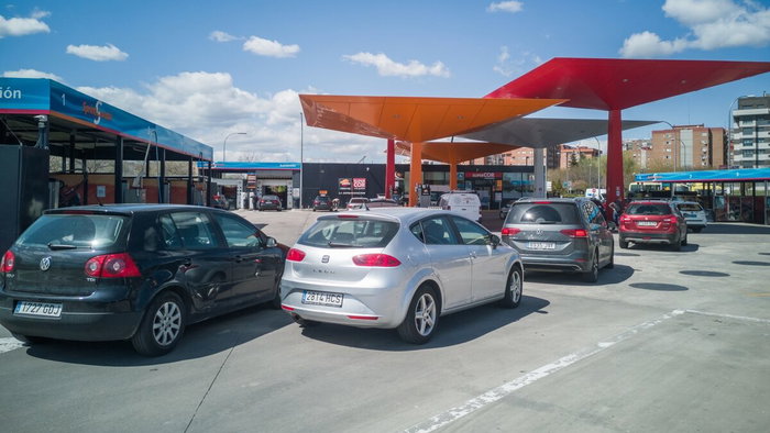Queues to fill up at the petrol station.