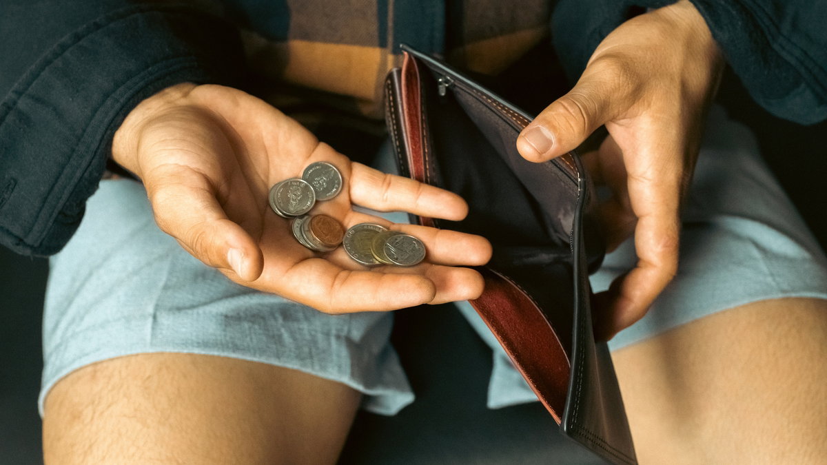 Oecd Warns Spain For Taxing Workers Too Much: Tax Rising Faster Than Salaries