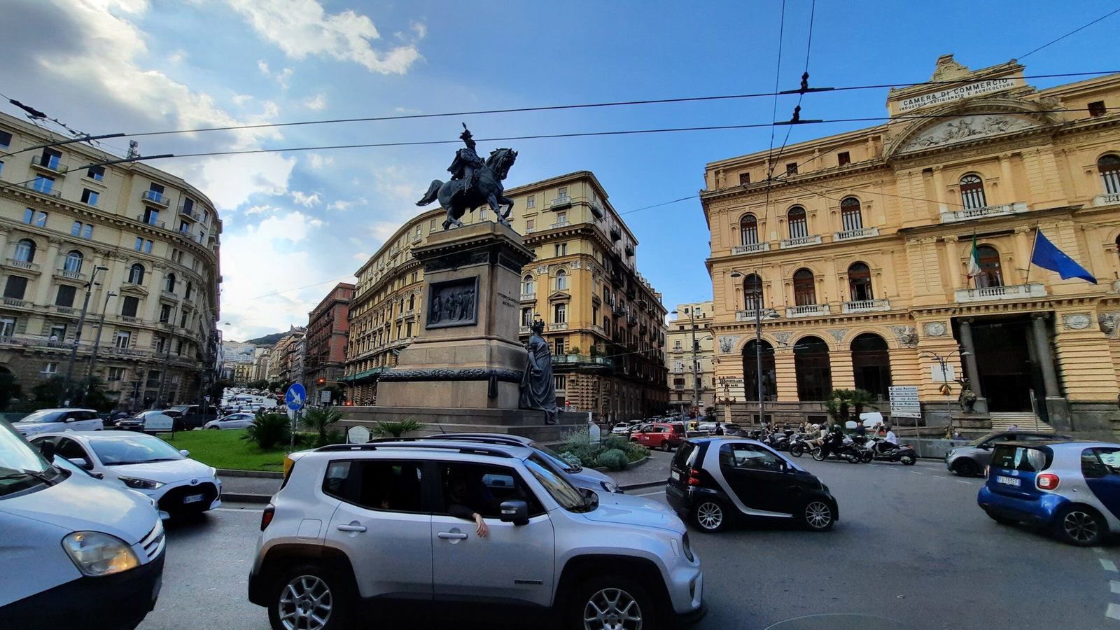 Armed Robbers Take 25 Hostages At Naples Bank Then Vanish Underground