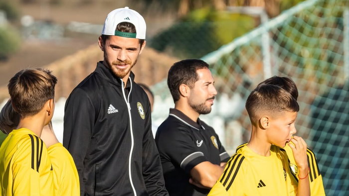 Yuri Ruh dos Santos training Football's next generation.