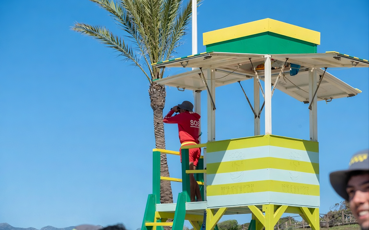 Marbella Beach Lifeguards Handle Over 650 Incidents During Busy Easter Break
