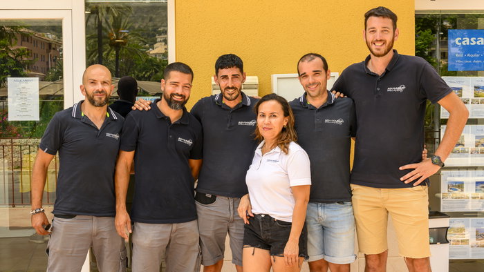 The team at Aguila Rent.