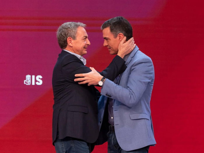 Zapatero and Sánchez together in 2022.