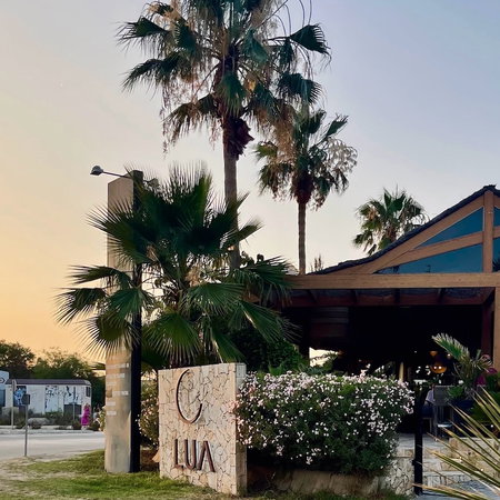 Lua Puerto Rey restaurant in Vera