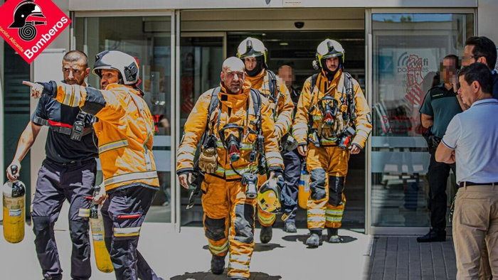 Firefighters leaving Torrevieja hospital.