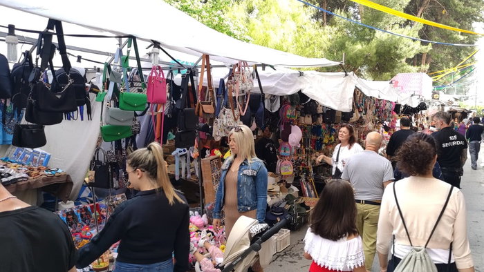 Visitors enjoying least year’s Zoco market in Elda.