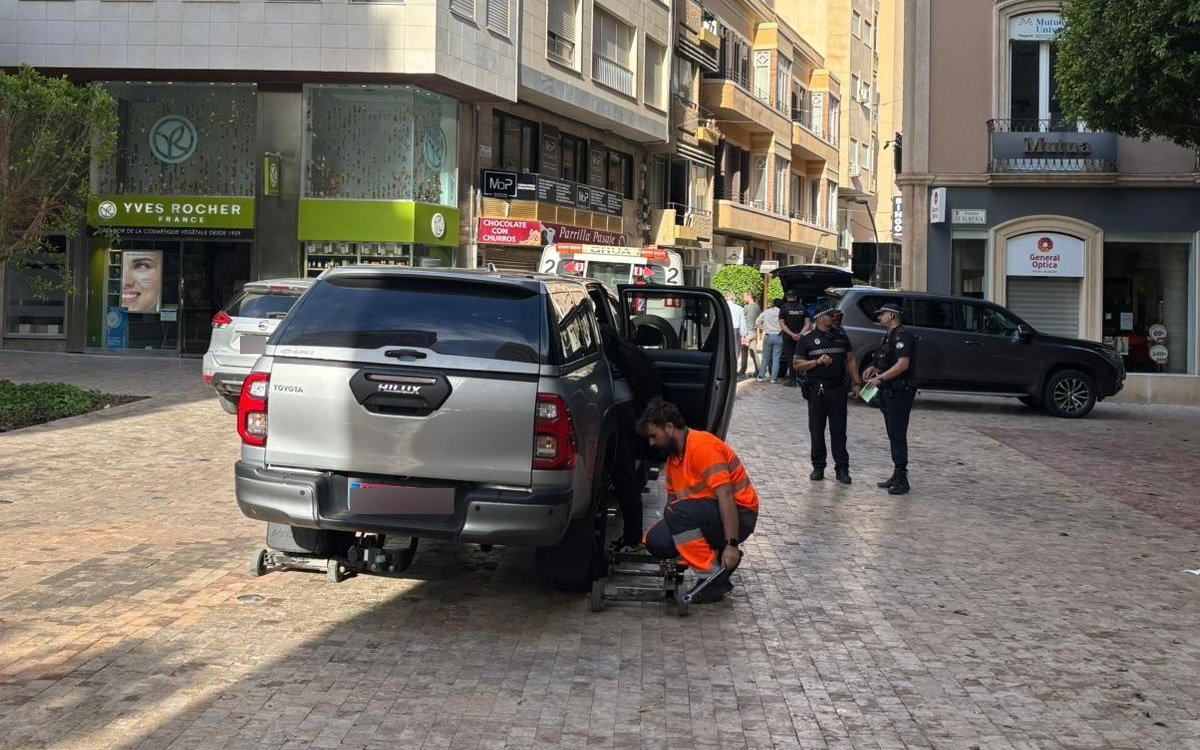 How Almeria police accidentally trapped Belgian criminals in broken lift
