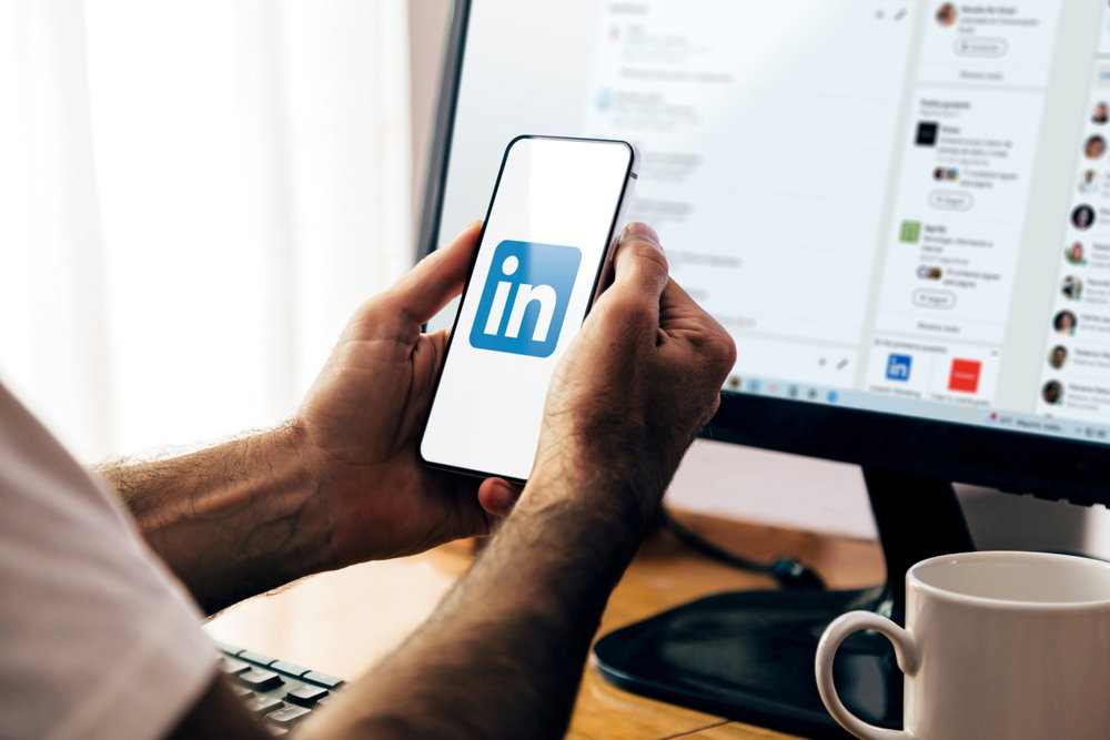 How to create multiple LinkedIn accounts active and safe