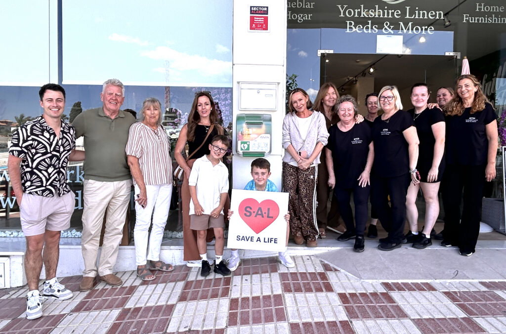 Save A Life and community efforts bring life-saving defibrillator to Yorkshire Linen on Mijas road