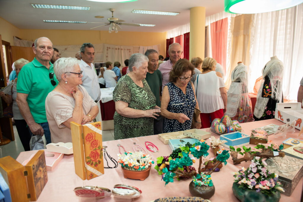 Puerto de Mazarron closes May cultural programme with senior crafts exhibition