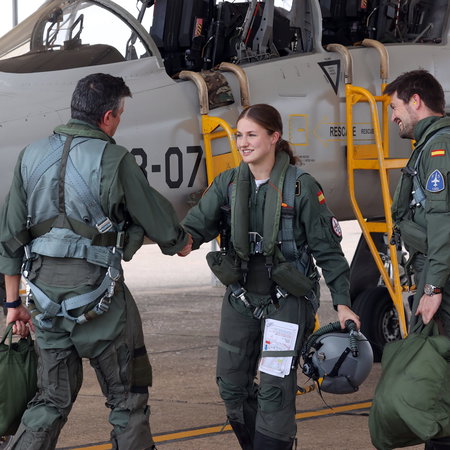 Princess Leonor of Spain next to a fighter jet