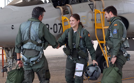 Princess Leonor of Spain next to a fighter jet