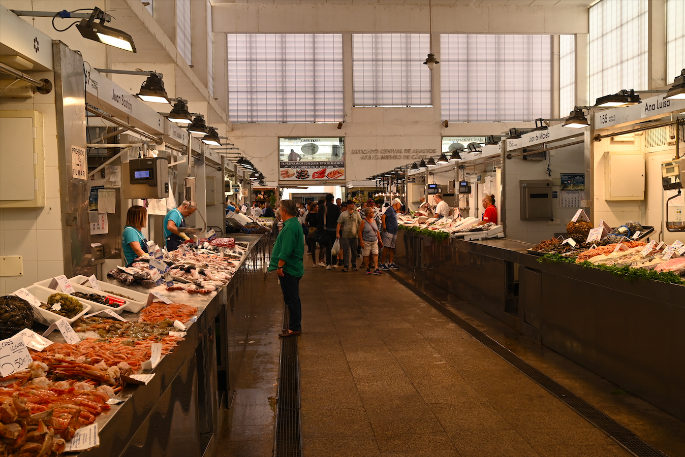 Fish prices soar across Spain as thousands of fishmongers close