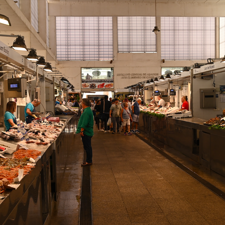 An empty fish mongers in an indoor Market in Cádiz.