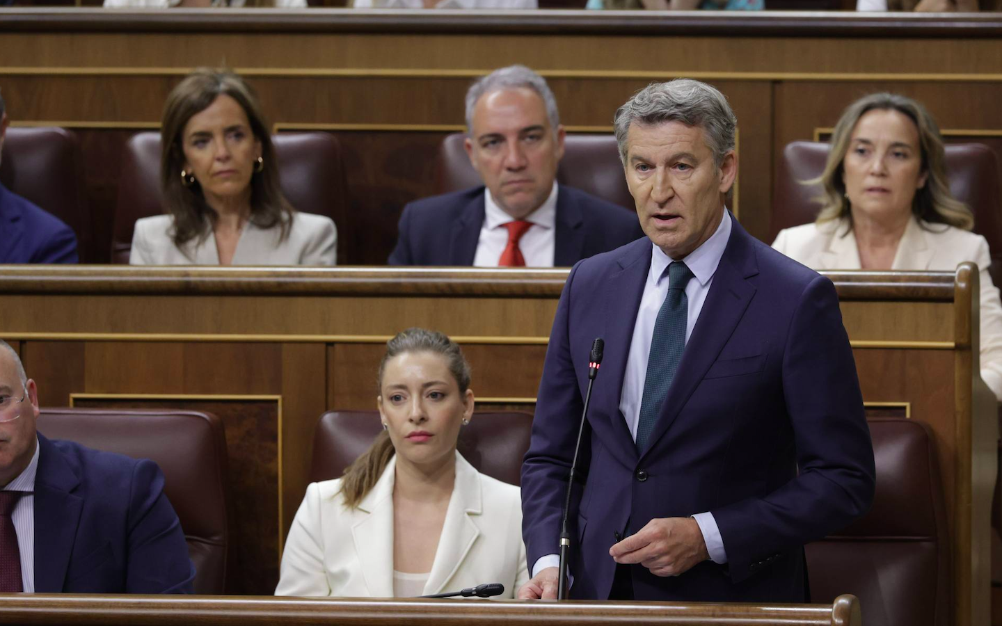 Spain’s opposition calls for Sánchez to step down over growing political crisis