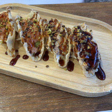 Toyo sushi tuna tacos