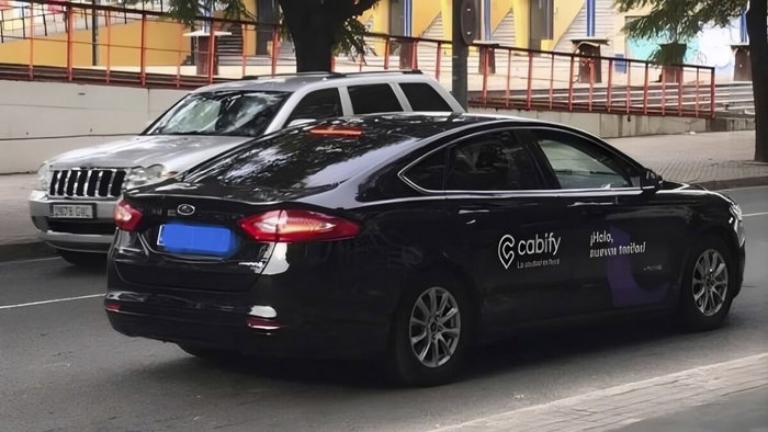 "VTC" cab service.