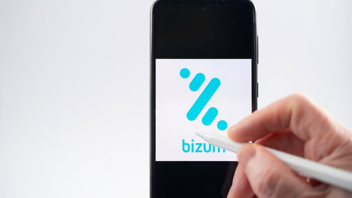 Bizum payment app displayed on a smartphone screen as Spain’s banking authorities warn users about growing payment scams.