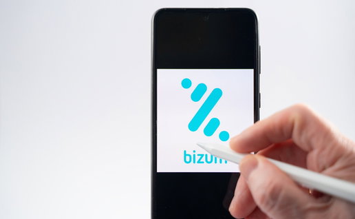 Bizum payment app displayed on a smartphone screen as Spain’s banking authorities warn users about growing payment scams.