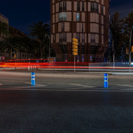 Darkened street in Spain during the April 2025 blackout that left thousands of households without electricity.