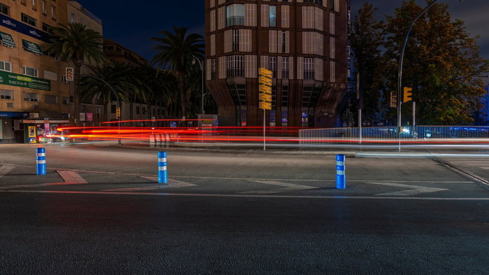 Darkened street in Spain during the April 2025 blackout that left thousands of households without electricity.